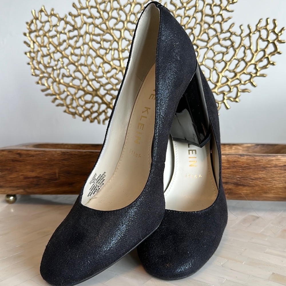 Anne Klein i flex black shimmer finish heels